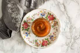 Come fare il caramello per arricchire budino e panna cotta oppure da masticare, nella versione del caramello solido (duro o morbido). Come Fare Il Caramello Salato La Ricetta Semplice Zucchero Sale