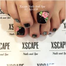Las palabras manicure y pedicure son palabras latinas que significan cuidado de las manos y cuidado de los pies respectivamente. 3d Floral Black Nails Toe Nails Pedicure Nail Art Pedicure Nails