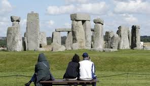 Stonehenge may be a rebuilt stone circle from wales, new research suggests. Struktur Lingkaran Baru Ditemukan Di Dekat Stonehenge Dunia Tempo Co