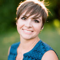 Christine Deiter's Instagram, Twitter & Facebook