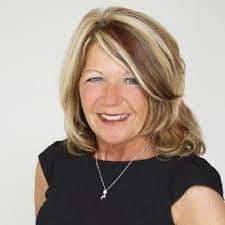 Christine Marrs's Instagram, Twitter & Facebook