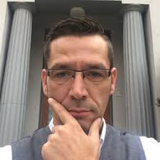 Mitarbeitende von Petromax GmbH