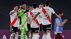 El club atlético river plate es un club de fútbol uruguayo de la ciudad de montevideo que juega en la primera división profesional. Copa Libertadores 2021 Hazana De River Plate Sin Portero Y Sin Suplentes Derrota A Santa Fe En La Libertadores Marca