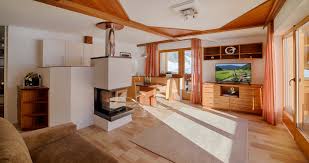 I nostri appartamenti vacanze in valle aurina sono realizzati con il più moderno design alpino e offrono ampi spazi e ogni comfort per rendere anche le vacanze più lunghe assolutamente indimenticabili. Vacanze Con La Famiglia In Valle Aurina In Camera Doppia Prato