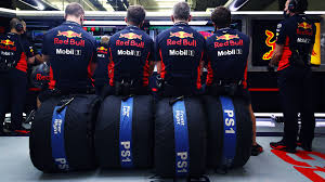 Starting our austrian gp weekend with an early flying lap red bull motorsports ️. Red Bull Racing Honda On Twitter Sitting On The Rb16b Launch Date