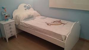 chambre enfant nuage chambre enfant table de chevet enfant rangement chambre enfant