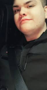 Garry Chapman and Beth in early 2019. Garry towers over her. I saw him in  person about a year ago, he must be 6'4. Fortunately Garry is a Police  Officer in Alabama,