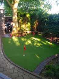 Fringe grass , putting green grass (country club), seam tape, turftac seam glue, spikes and up to 4 cups, pins & flags. Exklusiver Kunstrasen Von Kerkhoff Grun