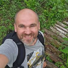 Using two phones to win raid battles in Pokemon Go