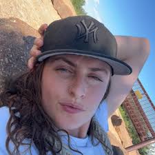 I dressed up as the sublime sun this year🌞