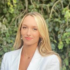 Robin Kintz's Instagram, Twitter & Facebook