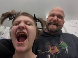 Josh Weichmann (@rosebeararts) · Instagram 照片和视频