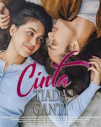 Pertemuan yang tidak disengajakan diatas kapal menyebabkan berlakunya beberapa insiden kecil dan akhirnya mereka jatuh cinta. Cinta Tiada Ganti Episod 31 Suamiku Encik Sotong Full Episode 1 Cinta Tiada Ganti Episod 53 Drama Malay Kopi