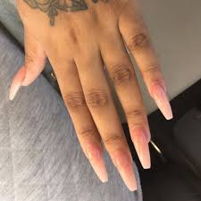 It is a bold look that has gained popularity with celebrities. Stiletto Vs Coffin Nails Lipstick Alley