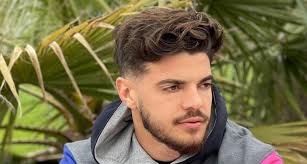 Réaction de romain ntamack à la fin du match face aux anglais. Romain Ntamack Devient Le Nouvel Ambassadeur De La Maison Eden Park