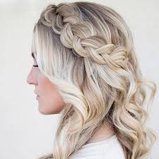 We have listed below the latest models for wavy, curly and straight hair strands. 15 Beautiful Hairstyles For Bridesmaids In 2021 The Trend Spotter
