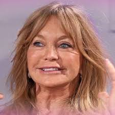 I thought better of her," one person wrote after seeing Goldie Hawn's newly  shared photos. 🤯⬇️