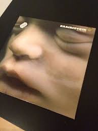 Die tränen greiser kinderschar ich zieh sie auf ein weißes haar werf in die luft die nasse kette und wünsch mir, dass ich eine mutter hätte. Popsike Com Rammstein Mutter 12 Vinyl Erstpressung Schallplatte Auction Details