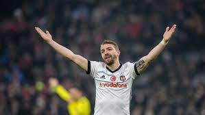 Caner erkin 4 ekim 1988 edremit, balıkesir doğumlu, türk millî futbolcu. Caner Erkin Den Besiktas A Sozlesme Mesaji Spor Haberi