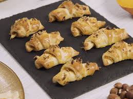 Mini Croissants Au Potiron Allumettes Fumees Et Noisettes Recette Potiron Recettes De Cuisine Alimentation