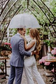 Was müssen wir bei der standesamtlichen trauung beachten? Standesamt Hochzeit Foto Ideen Tipps Regenhochzeit Von Hochzeitsplaner Braut Hochzeitsfotograf In 2020 Regen Hochzeit Hochzeitsfotograf Standesamtliche Hochzeit