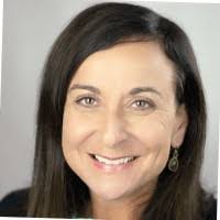 Kendra Ryder's Instagram, Twitter & Facebook