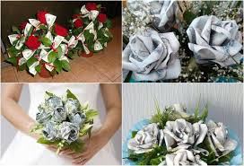 Mit unseren schritt für schritt anleitungen im handumdrehen deinen geldschein zum geldgeschenk falten. Blumenstrauss Aus Geld Rosen Aus Geldscheinen Geldgeschenke Hochzeit Hochzeitsgeschenk Geld Verpacken Geldgeschenke