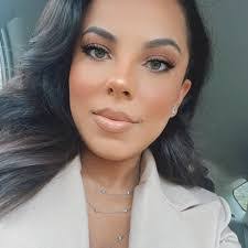 Ana Curiel's Instagram, Twitter & Facebook