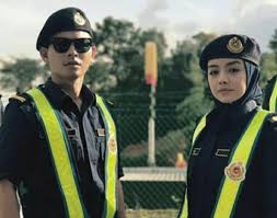 Din nekad untuk menjadi menjadi pegawai jpj walaupun tidak dapat memiliki cinta che ta, asalkan dia dapat bergandingan dan selalu bersama gadis itu pun sudah cukup baginya. Brader Filem Drama Pilihan Ops Cinta Din Sardin Kisah Facebook