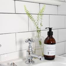 Learn more about the full process how to regrout a bathroom. How To Grout Tiles And Regrout Tiles A Step By Step Guide For Kitchens And Bathrooms