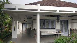 Selain itu, biaya perawatannya pun juga bisa hemat seminimal mungkin. Desain Rumah Bergaya Kolonial Belanda Elegan Dan Klasik Youtube