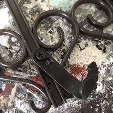 100均リメイク キャンドゥのプラスチックを重厚なアイアンフェンス風にペイントリメイクしました アイアンフェンス 100均 リメイク インテリア ワイヤー