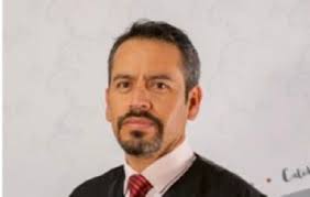 EL ES EL JUEZ FEDERICO FERRER PONCE EL LABORA EN LOS JUZGADOS DE MIXQUI  CHALCO , EL FUE QUIEN SENTENCIO INJUSTAMENTE A UNO DE NUESTROS PRESOS  INOCENTES DE NOMBRE ADRIAN , EL