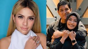 Nikita Mirzani Berulah, Pegang Tangan dan Mau Cium Suami Tantri Kotak,  'Anggap Aja Cium Adek'