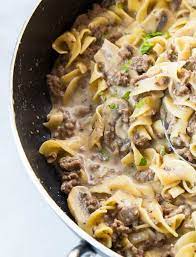 With crumbled ground beef and cremini mushrooms, this bad boy comes together in a single pot. One Pot Rich Creamy Ground Beef Stroganoff Noodles The Kitchen Magpie
