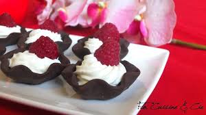 Mini Tulipe Choco Chantilly Chocolat Chantilly Fruitrouge Tulipe Recette Diy Cuisine Dessert Patisserie Pretagarnir Gourmandise