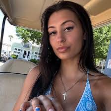 Riley Malone's Instagram, Twitter & Facebook