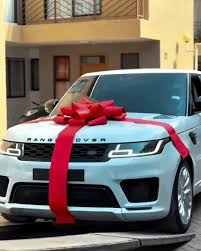 Amber Ray Buys Herself a New Range Rover