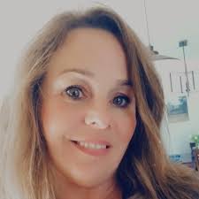 Becky Barkley's Instagram, Twitter & Facebook