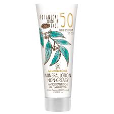 It provides a hybrid of advanced chemical and physical sun protection and lightly hydrates the skin without making you look oily or shiny. Amazon Com Australian Gold Botanical Sunscreen Tinted Face Mineral Lotion Spf 50 3 Ounce Broad Spectrum Water Resistant Same Formula As Fair Light B07yzqtkdj Beauty