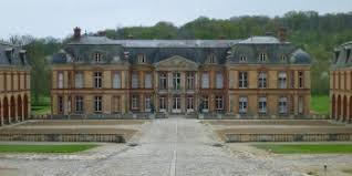 Le château a été ouvert à la visite en 1962 avec comme fil rouge une rare collection d'objets sur la pêche en eau douce et les. Self Guided Cycling Tour A Royal Short Escape Through The Parisian Countryside