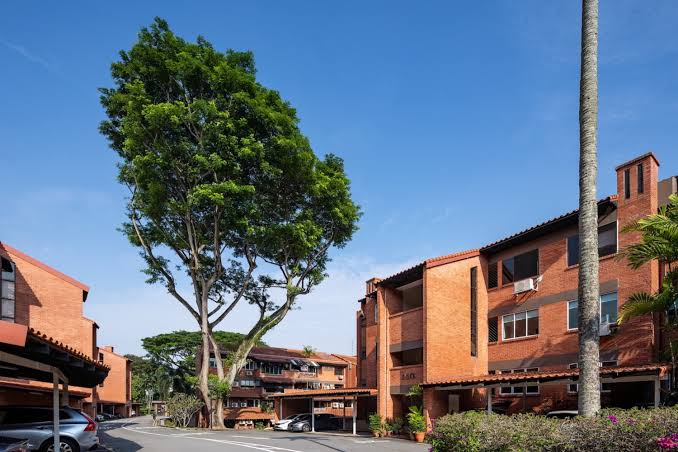 Split opinions as Loyang Valley residents await outcome of third $880 mil  en bloc bid - Singapore Property News