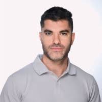 8 "Julian Carbone" profiles