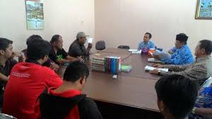 Menurut dpp projo, masalah ini sudah tidak dapat ditoleransi. Lsm Tuntut Pembayaran Gaji 400 Guru Pns Dan Non Pns Malangvoice