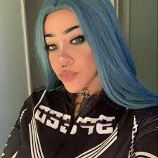 Amber Doerr's Instagram, Twitter & Facebook