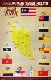Detik 12.00 tengah malam , bendera union jack diturunkan di hadapan bangunan sultan abdul samad dan diganti dengan bendera persekutuan tanah melayu tanda negara mencapai kemerdekaan. Khairul Azri On Twitter Kebersamaan Dan Persepakatan Sebuah Persekutuan Tanah Melayu Ini Digambarkan Pd Bendera Dan Jata Persekutuan Tanah Melayu Di Bawah Yg Kemudiannya Dikibarkan Buat Pertama Kali Pada 26 Mei 1950
