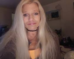 Shelley Sage's Instagram, Twitter & Facebook