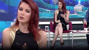 Ayşe ela ve betül yasemin isimlerinde ikiz çocukları vardır. Nagehan Alci Nin Tele 1 Ve Halk Tv Yorumu Sosyal Medyayi Salladi