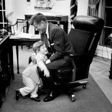 John F Kennedy On Instagram Jfk Jfk Jr In The Oval Office Photo From Jacquelineclass Fatheranddaughter Jfk Jfk Jr Kennedy Family John Kennedy Jr