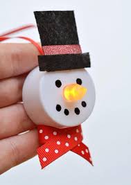 Il est parfait pour décorer une classe! Realiser Une Decoration Bonhomme De Neige Pour Noel